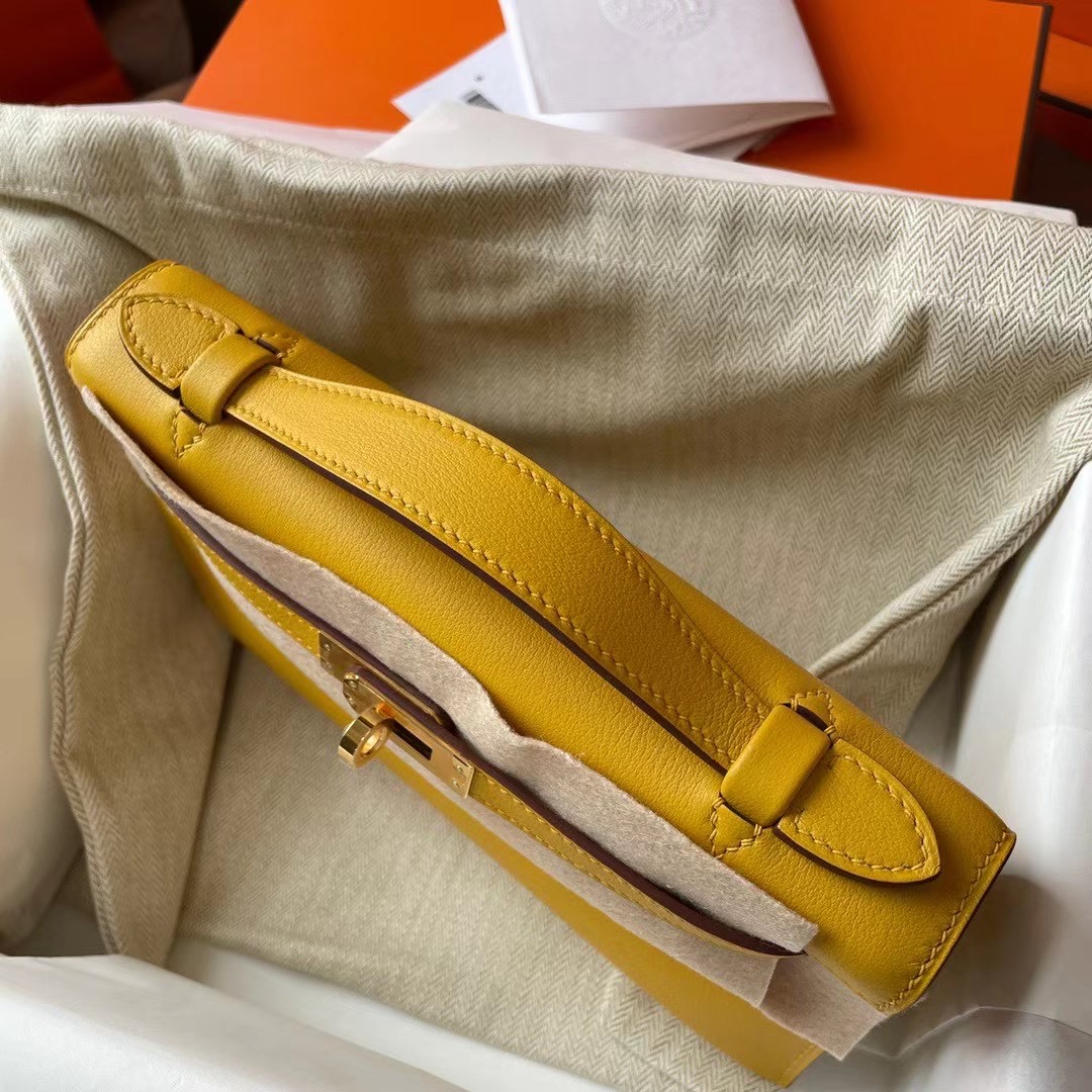 Hong kong hm KL pochette Swift皮 9D amber 琥珀黄 金扣