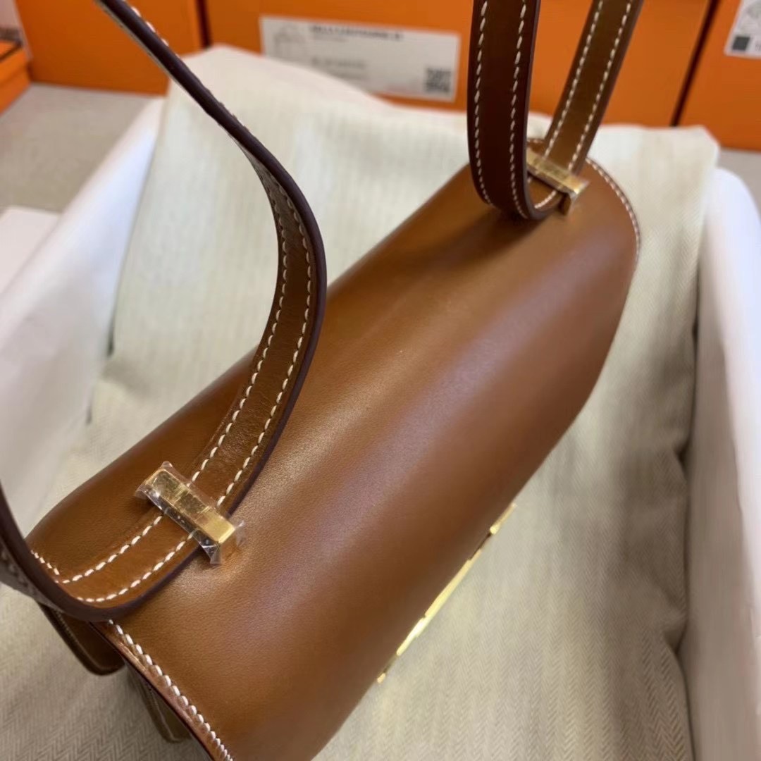 Constance 19 马鞍皮 saddle leather 37 gold