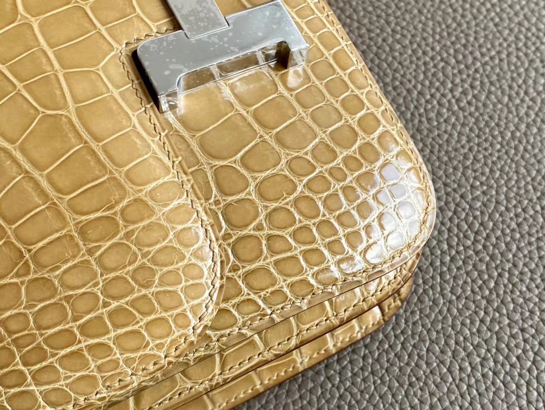 HM Constance 18 Shiny alligator crocodile 1i Beige 1i裸沙色/银扣