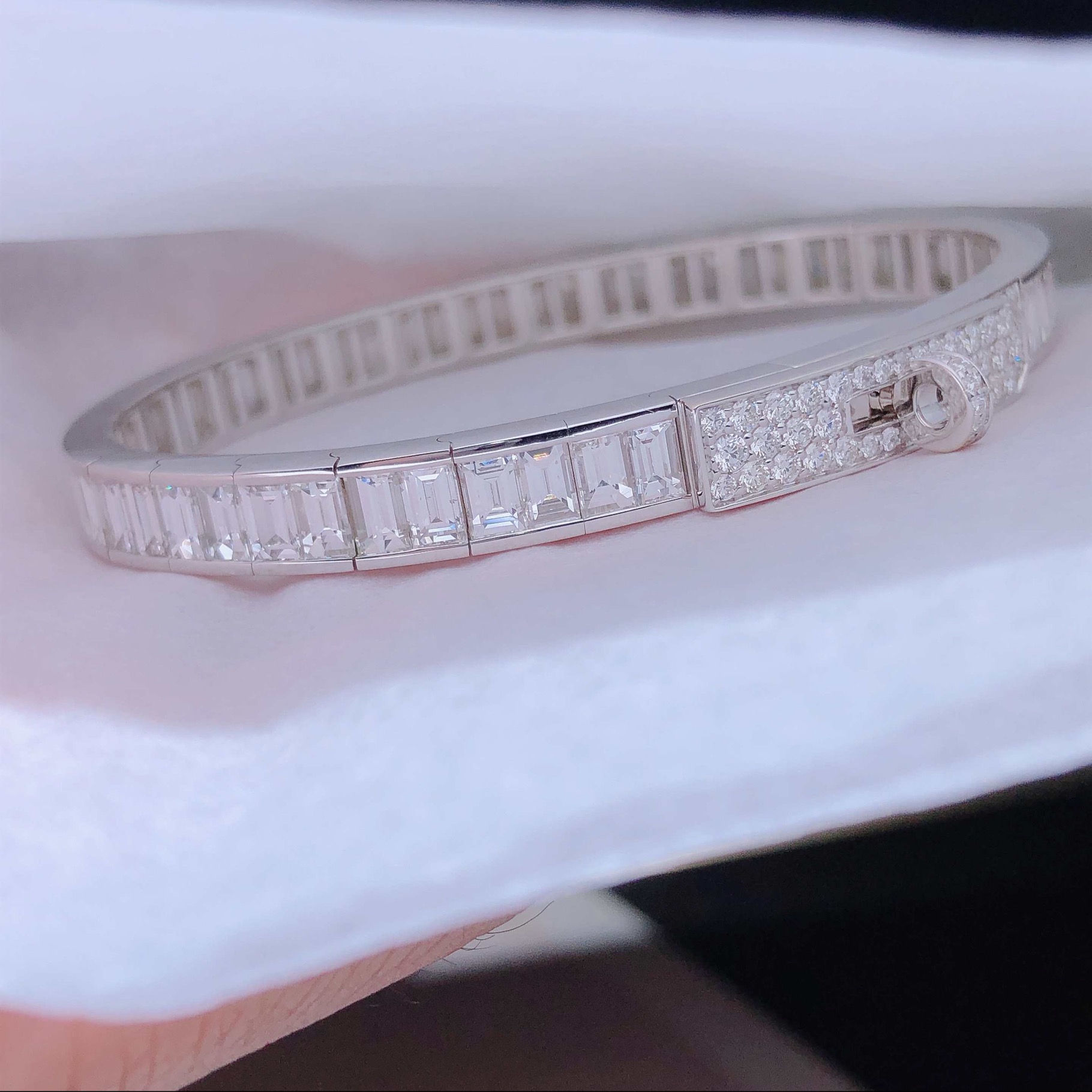 HM Bracelet 方钻手镯 18k金镶嵌天然钻石 喜欢的来订。
