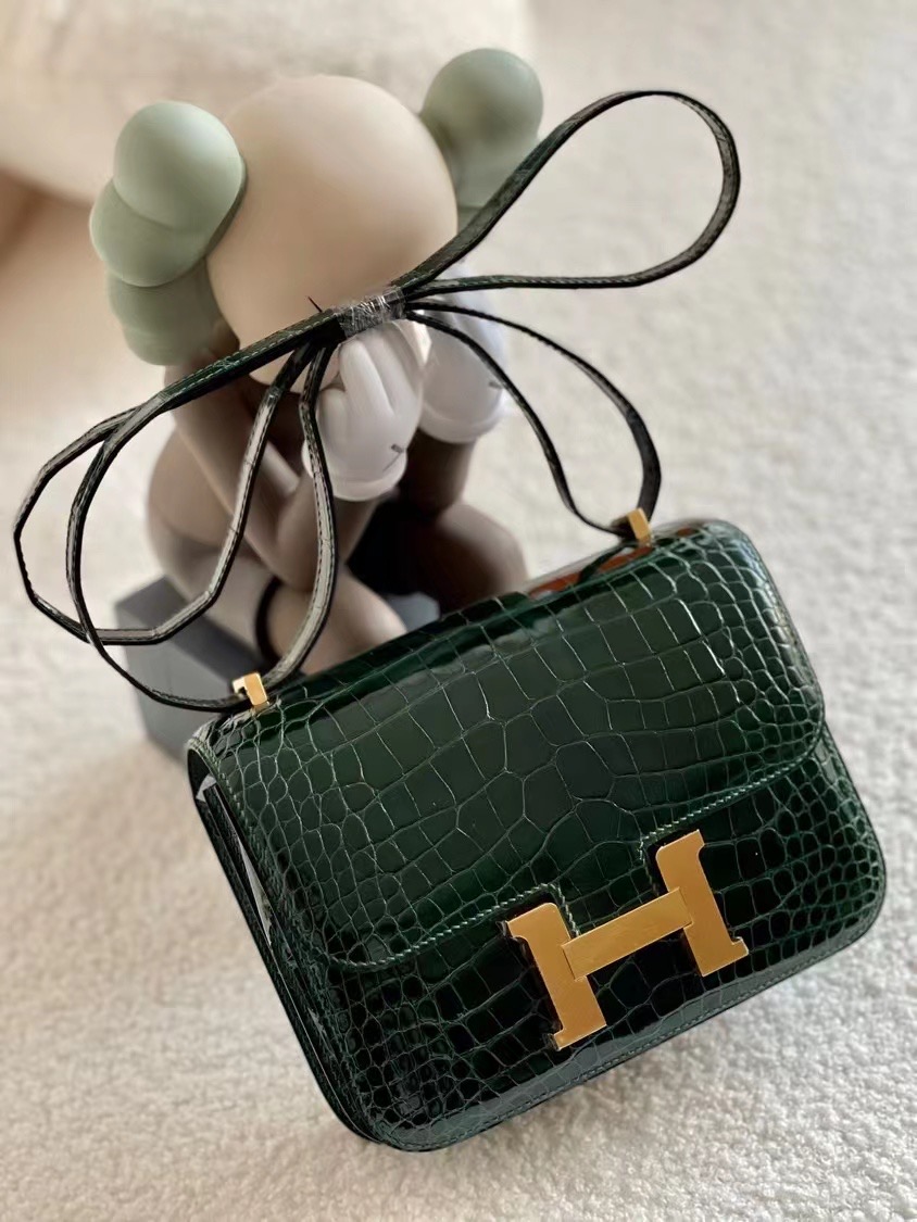 Constance 19CM  美洲鳄鱼 CK67 Vert Fonce 祖母绿 金扣 公认最好看的绿色……