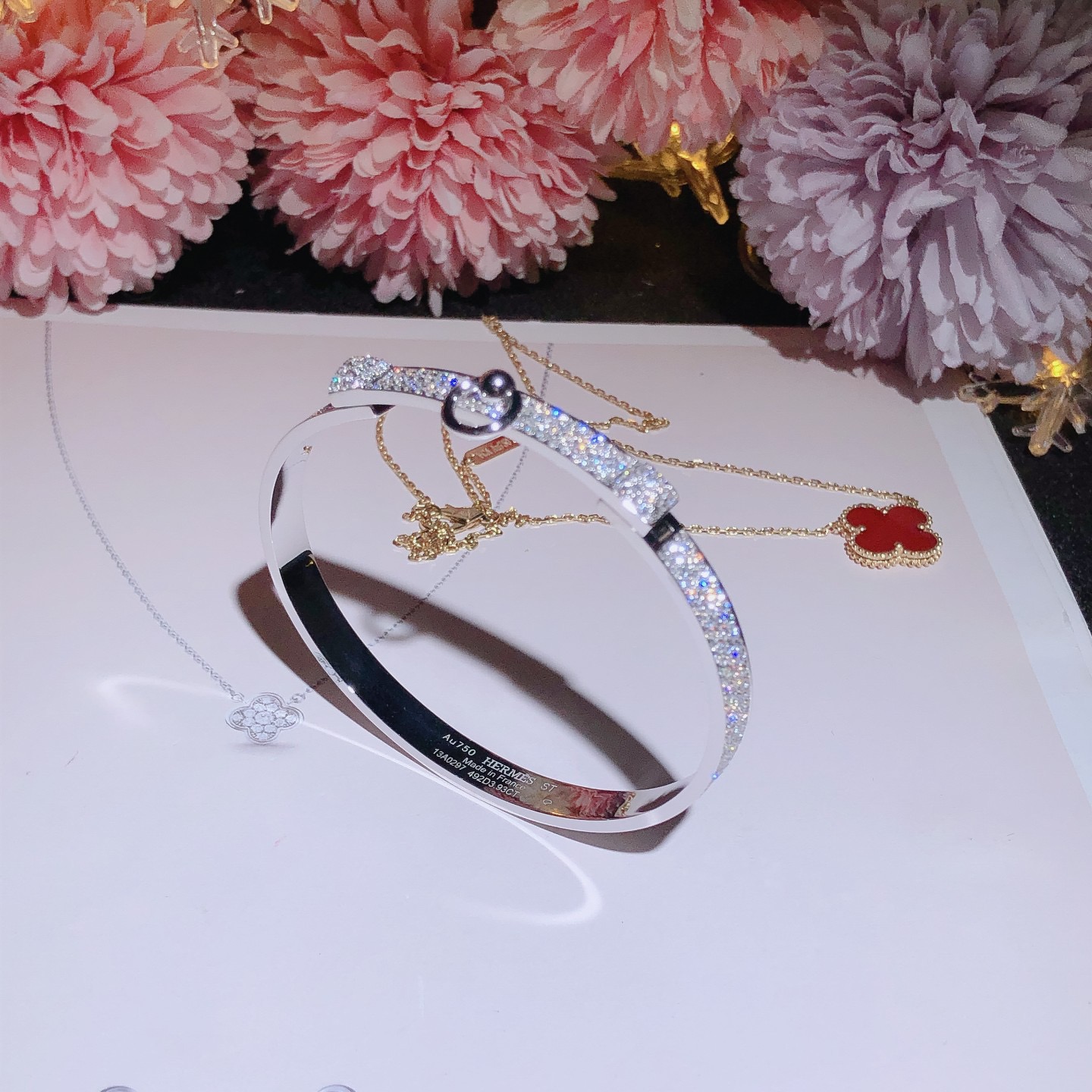 HM Bracelet White Gold Full Diamond H满钻手镯 18k金镶嵌天然钻石 喜欢的来订。