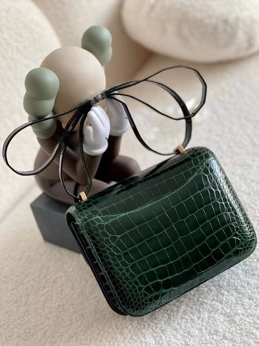 Constance 19CM  美洲鳄鱼 CK67 Vert Fonce 祖母绿 金扣 公认最好看的绿色……