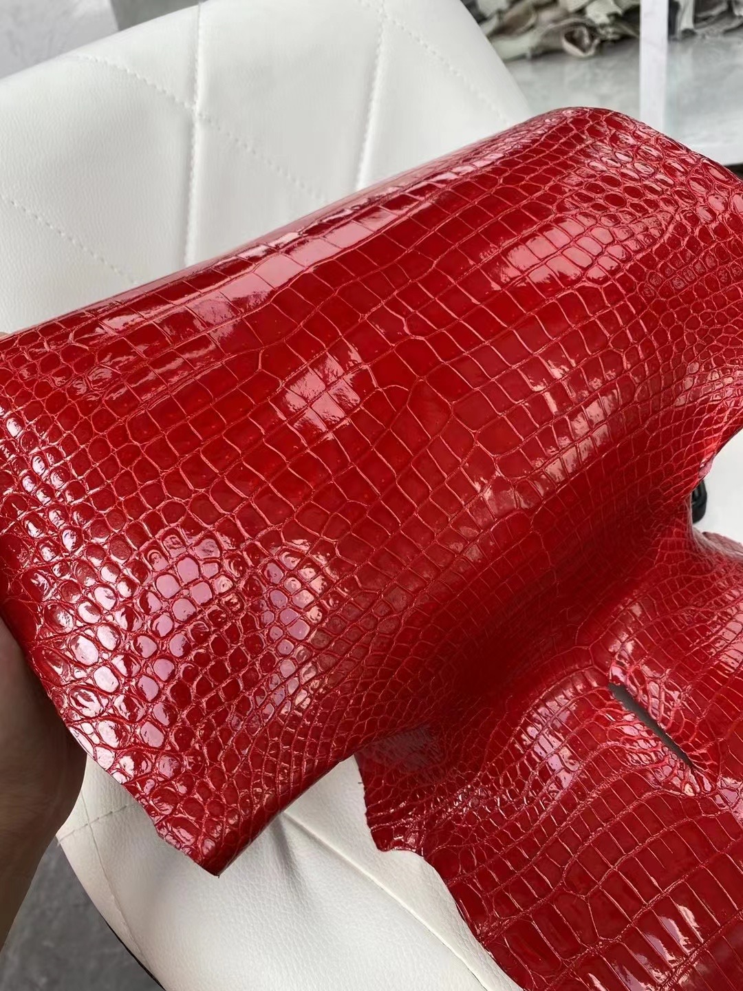 新到皮 亮面倒V 澳洲湾鳄🐊 95 Braise 法拉利红 Shiny porosus crocodile  🉑订制：BK 25cm、KL 25cm、接受订制👏