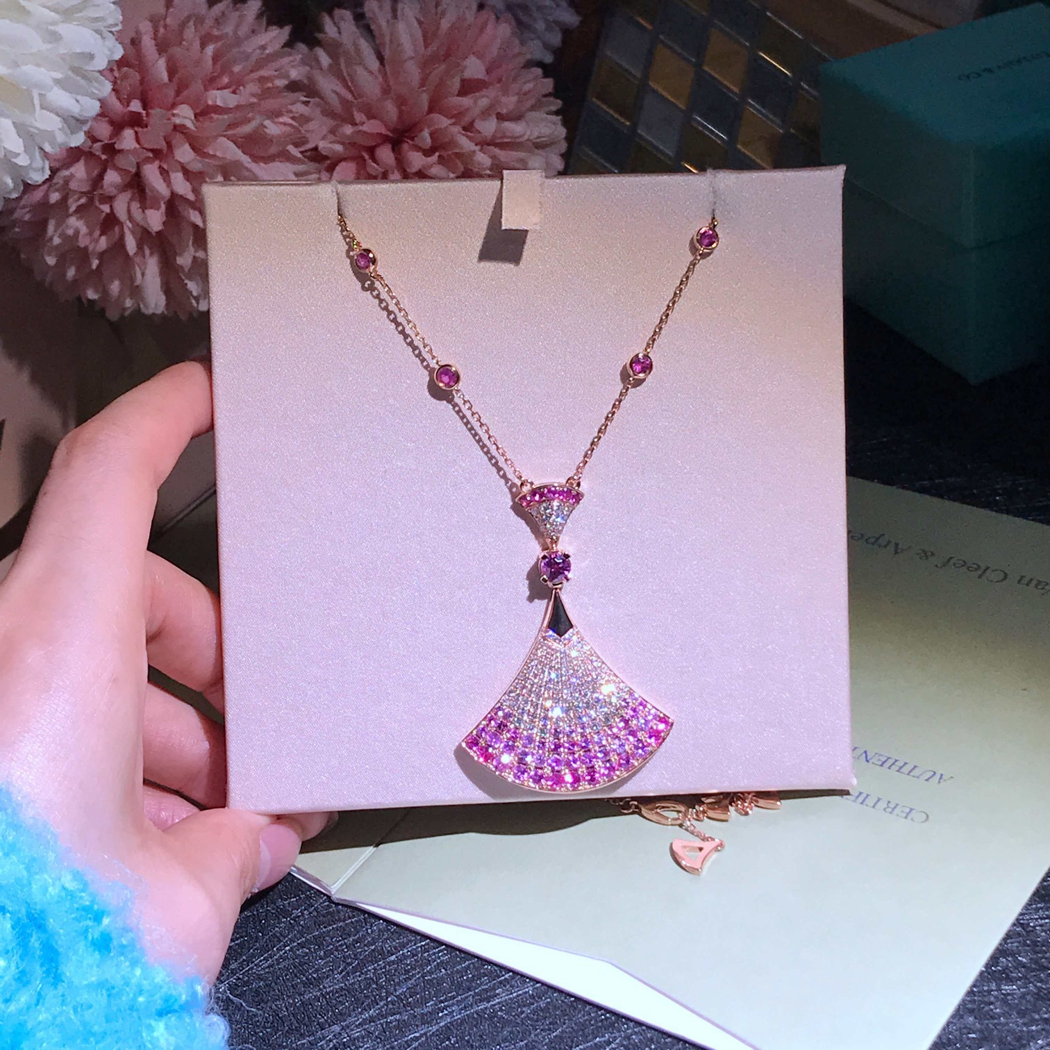 DIVAS’ DREAM necklace 18k gold with full diamond