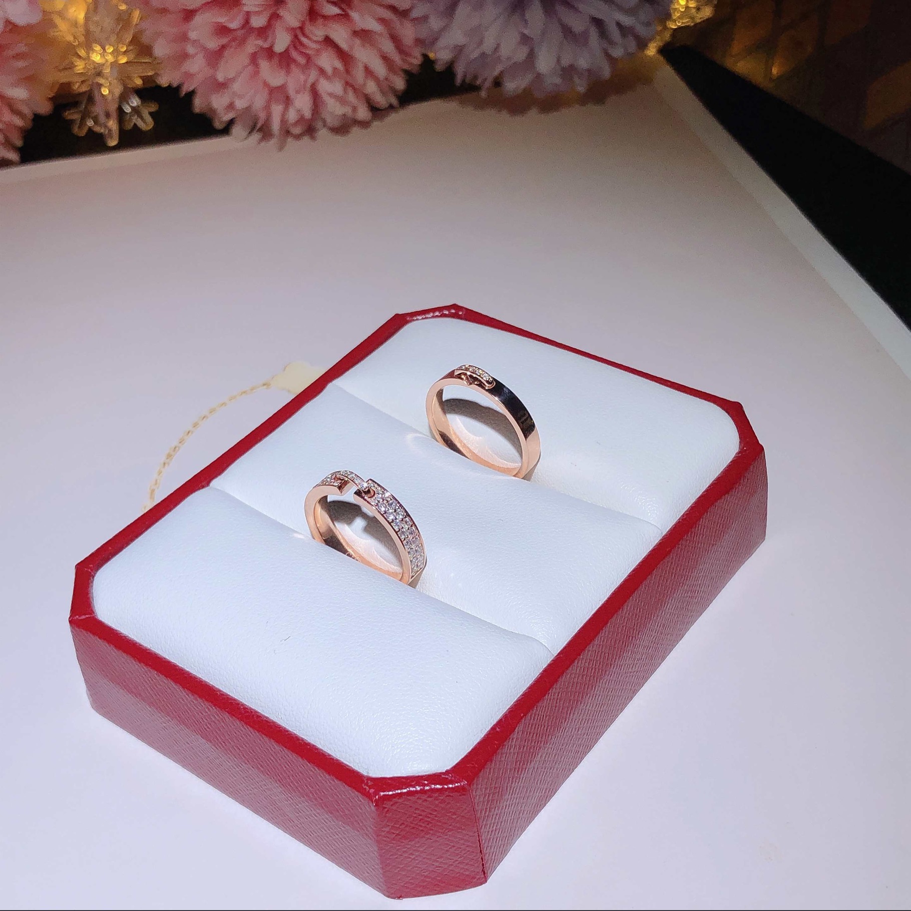 Chaumet Rings 对戒 18k金镶嵌天然钻石 喜欢的来订。