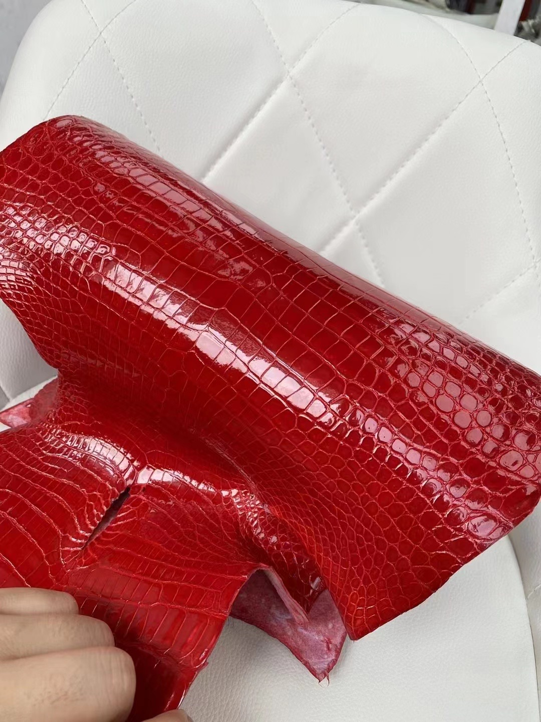 新到皮 亮面倒V 澳洲湾鳄🐊 95 Braise 法拉利红 Shiny porosus crocodile  🉑订制：BK 25cm、KL 25cm、接受订制👏