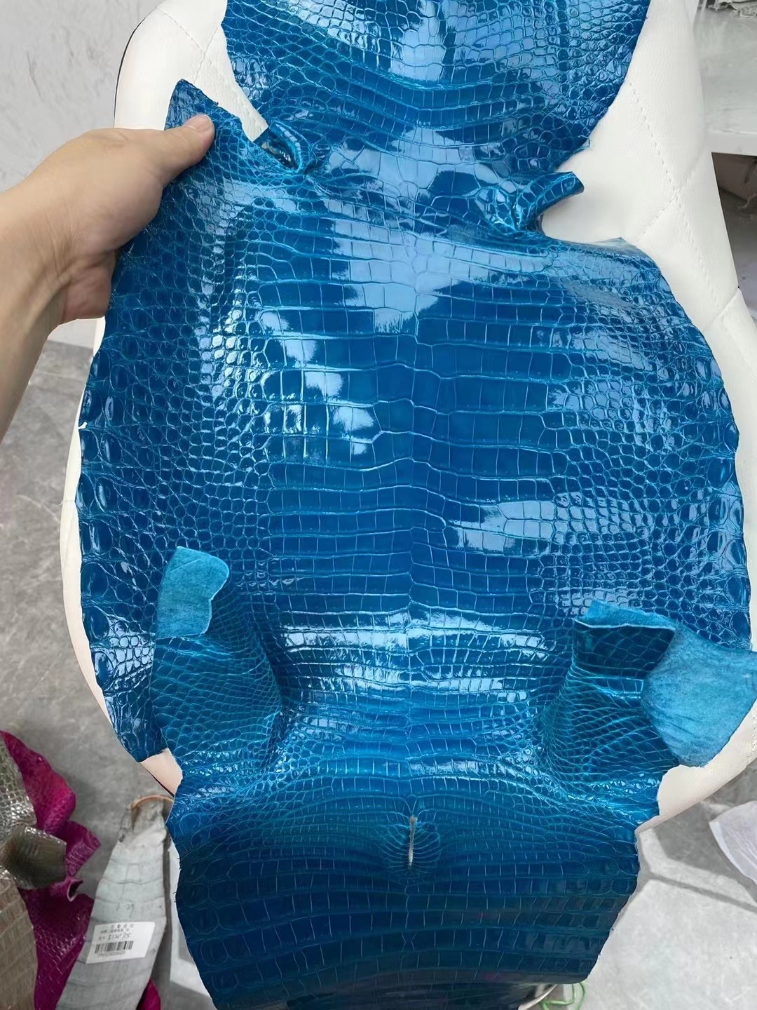 新到皮 亮面倒V 澳洲湾鳄🐊 7W Blue Izmir 伊兹密尔蓝 Shiny porosus crocodile 🉑订制：BK 25cm、KL 25cm、接受订制👏