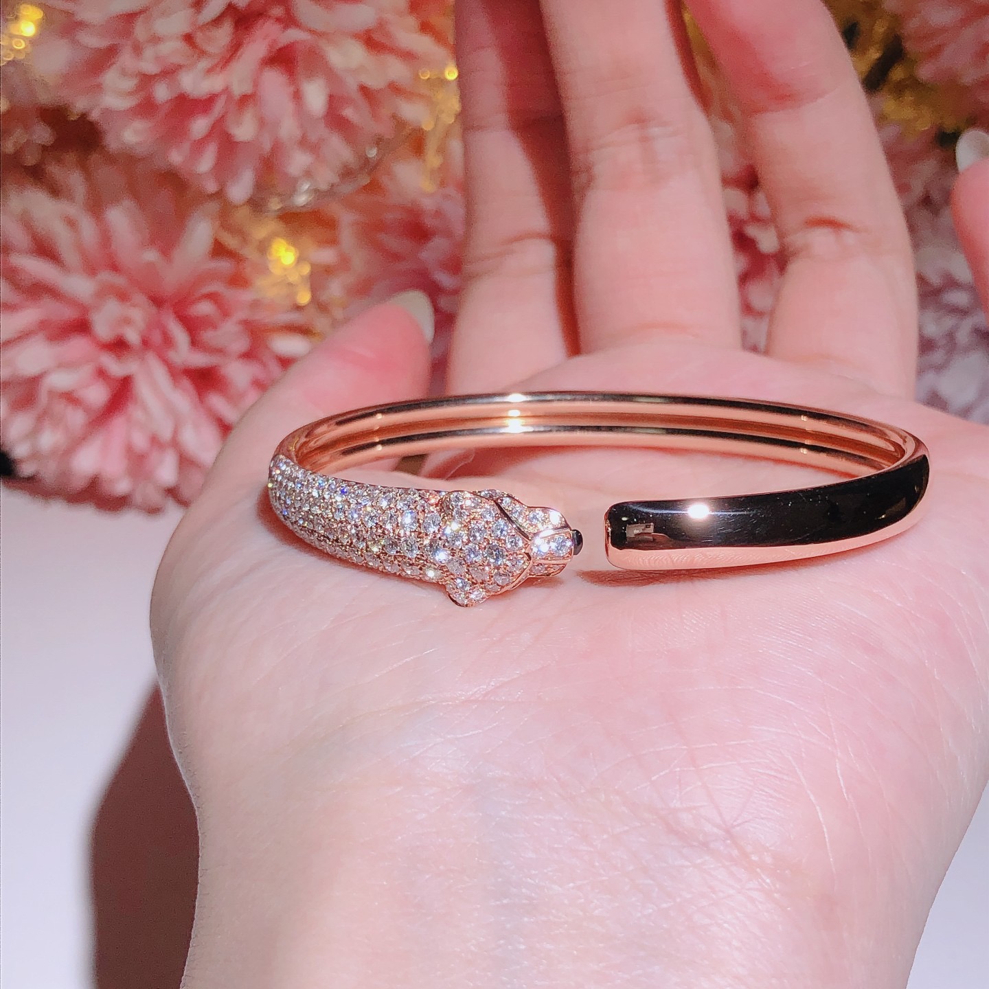 Bracelet 窄版镶嵌钻石豹子手镯 18k金镶嵌天然钻石 喜欢的来订。