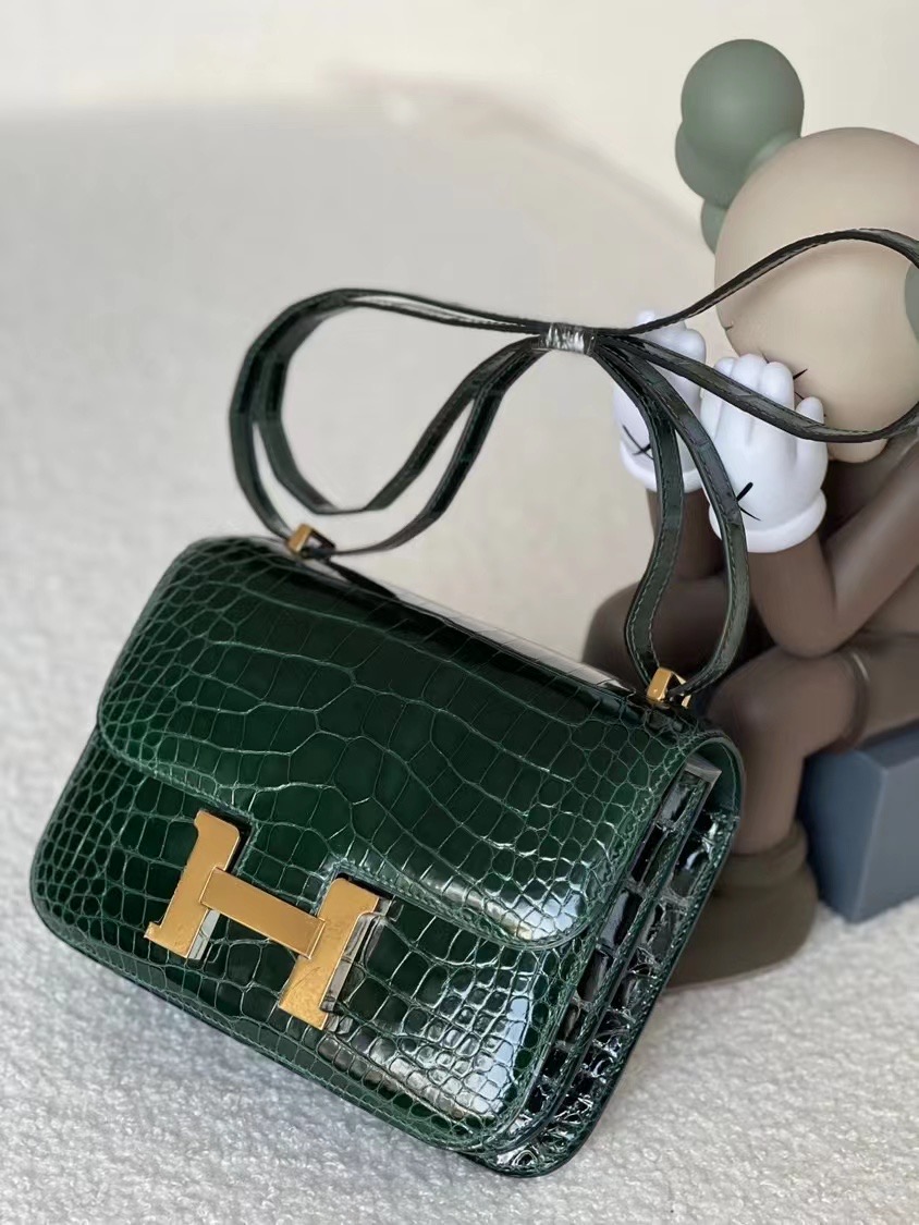 Constance 19CM  美洲鳄鱼 CK67 Vert Fonce 祖母绿 金扣 公认最好看的绿色……