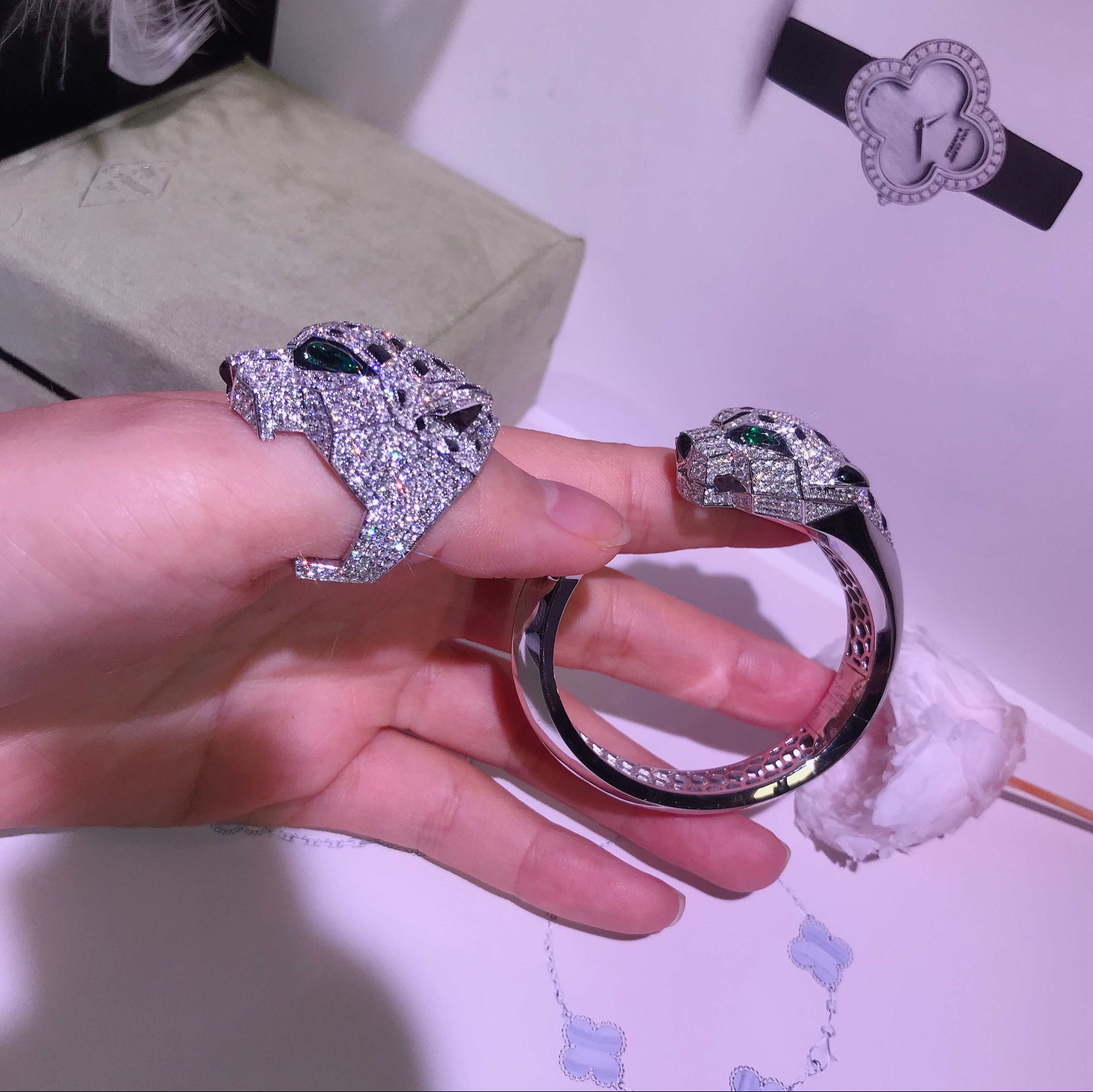 PANTHÈRE DE CARTIER RING AND BRACELET