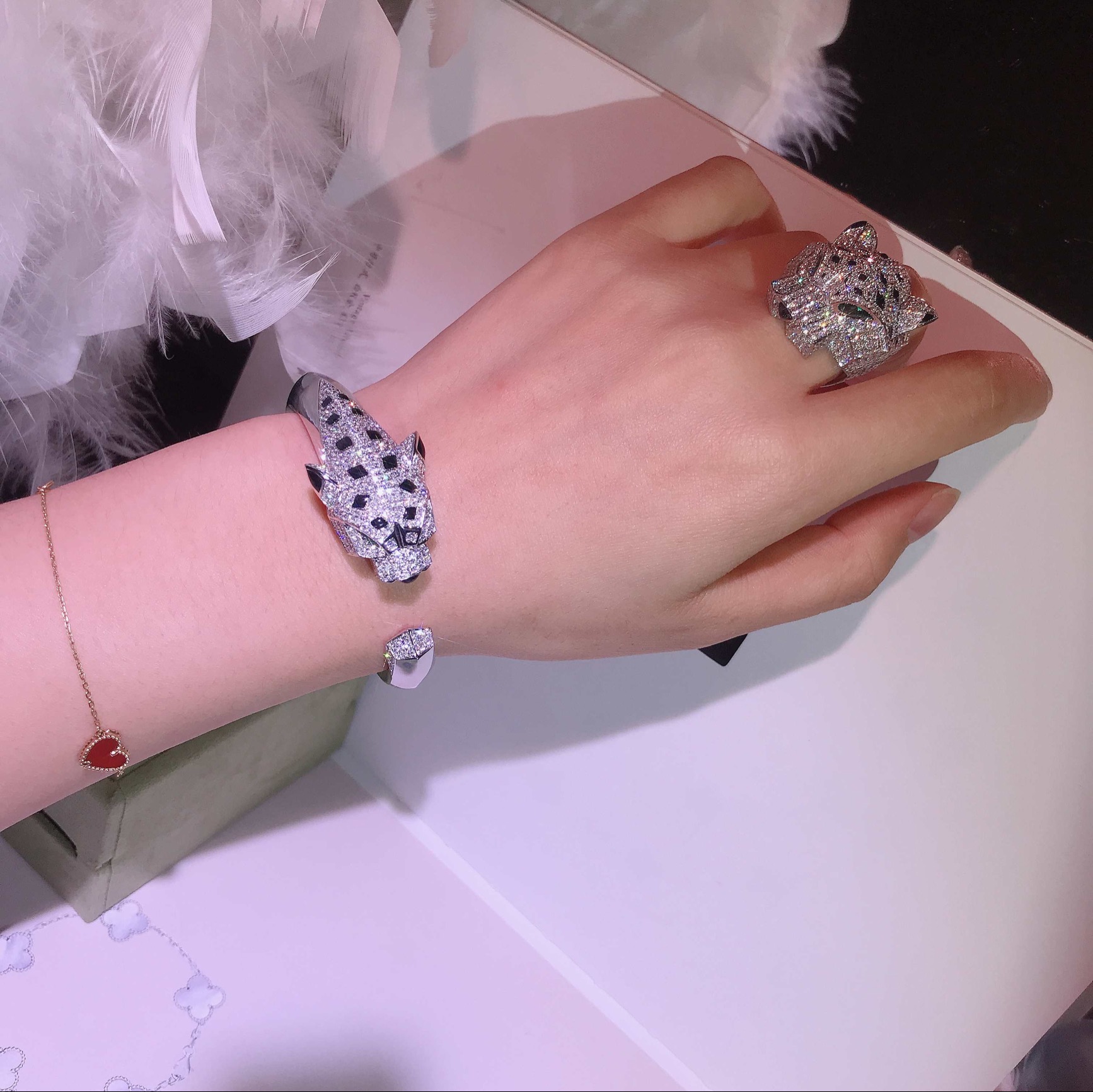 PANTHÈRE DE CARTIER RING AND BRACELET