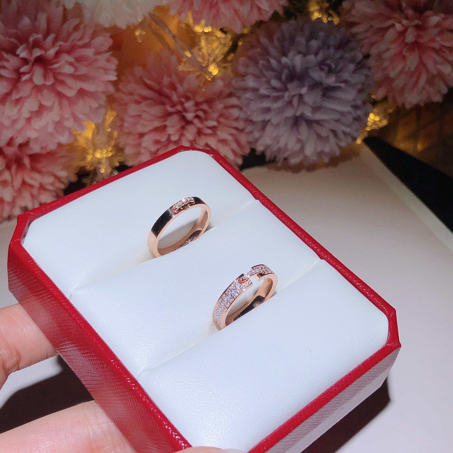 Chaumet Rings 对戒 18k金镶嵌天然钻石 喜欢的来订。