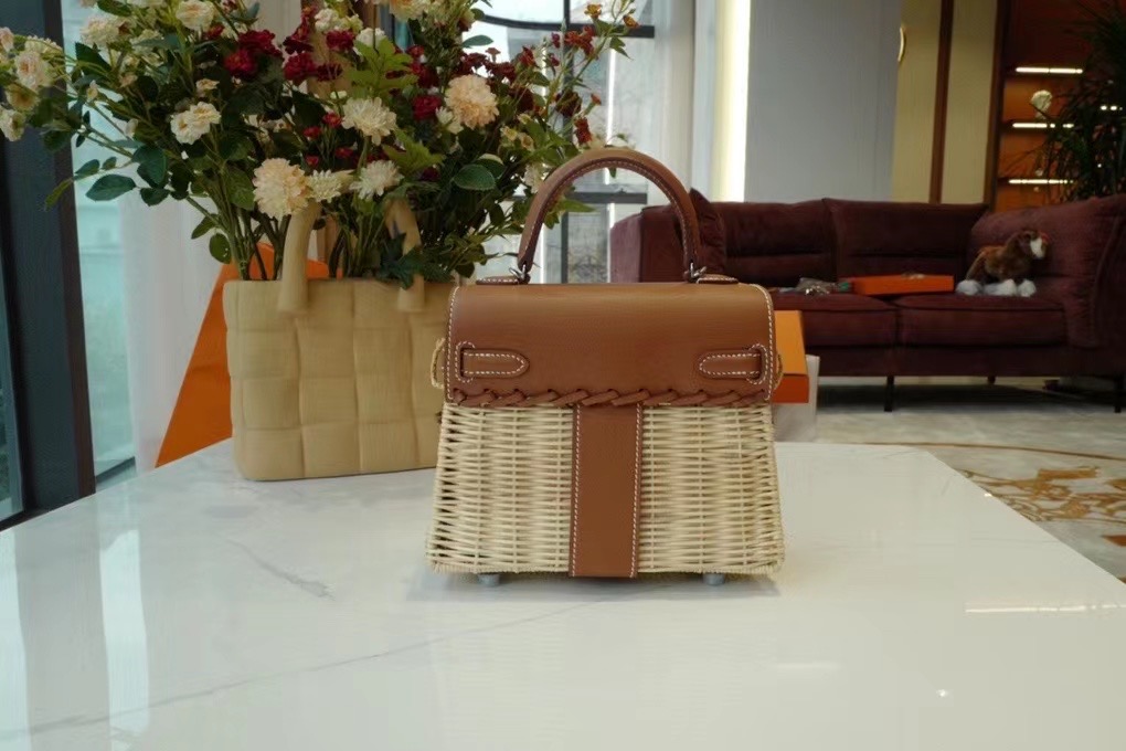 VIP一级品 hm minikl picnic野餐包 金棕 这是继承mini2代的经典著作 上身简直美爆到极致