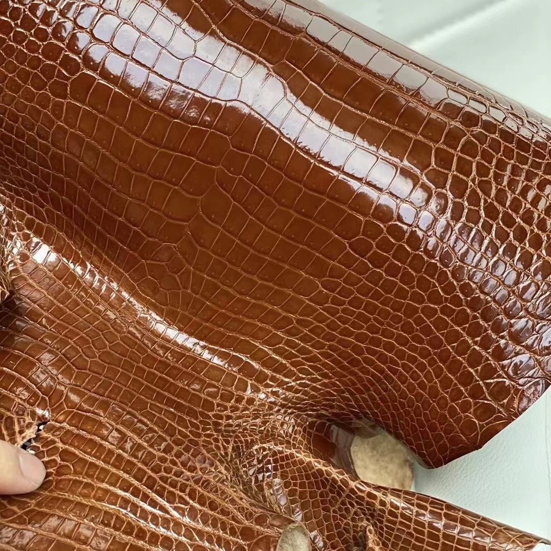 新到皮 亮面倒V 澳洲湾鳄🐊 31 Miel 蜜糖棕 Shiny porosus crocodile 🉑订制：BK 25cm、KL 25cm、接受订制👏