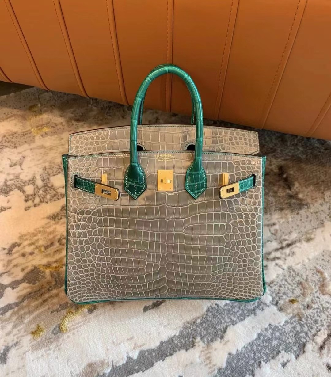 新到皮 亮面倒V 澳洲湾鳄🐊 81 Gris Tourterelle 斑鸠灰 Shiny porosus crocodile  🉑订制：BK 25cm、KL 25cm、接受订制👏