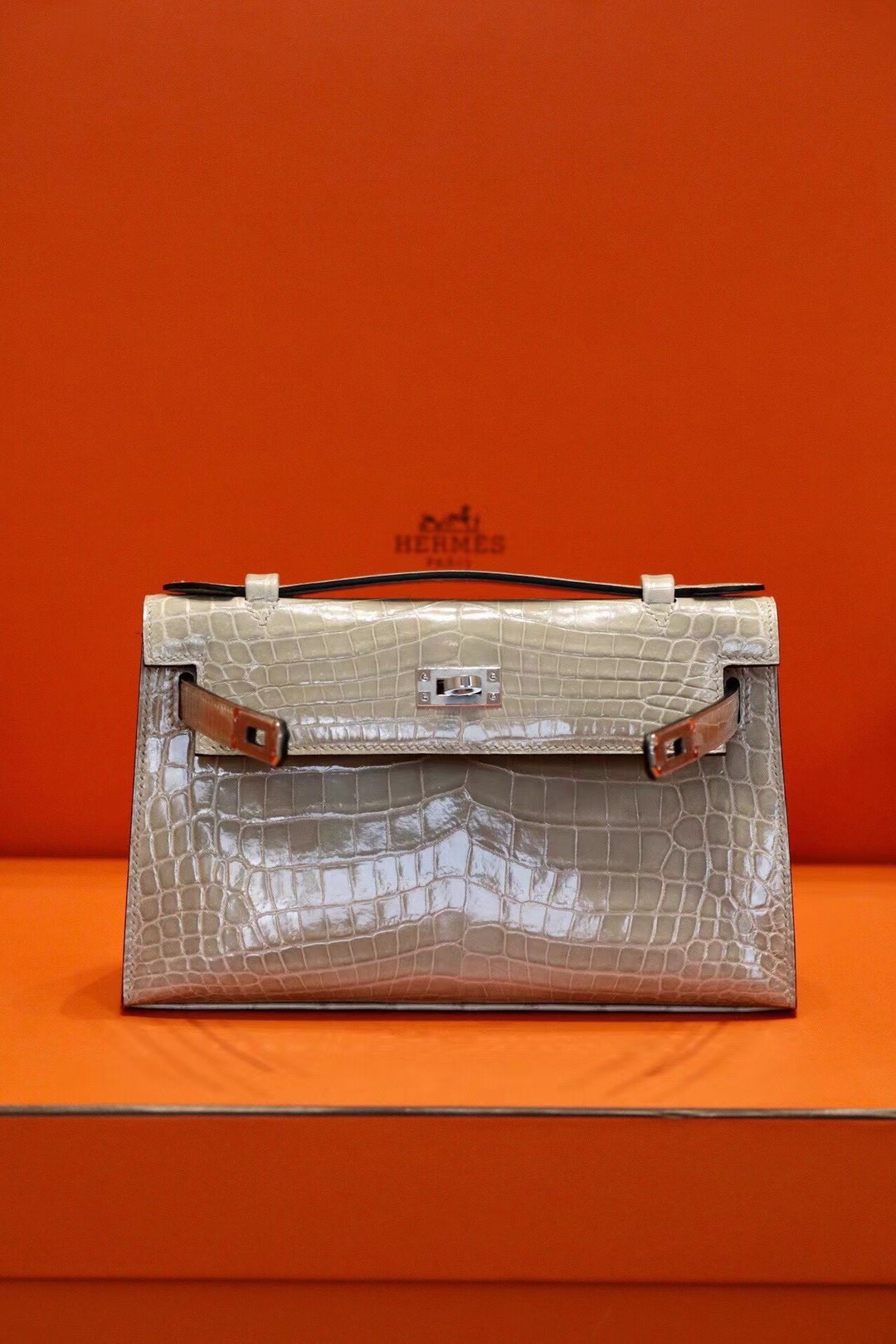 HM Crocodile Leather 9D Amber, 6Q Emerald, 8L Beton, 7Q Blue Mykonos, 95 Braise, J5 Rose Sheheraradez , W0 Vert Bosphore, 89 Noir, 67 Vert Fonce, M3 Blue Encre
