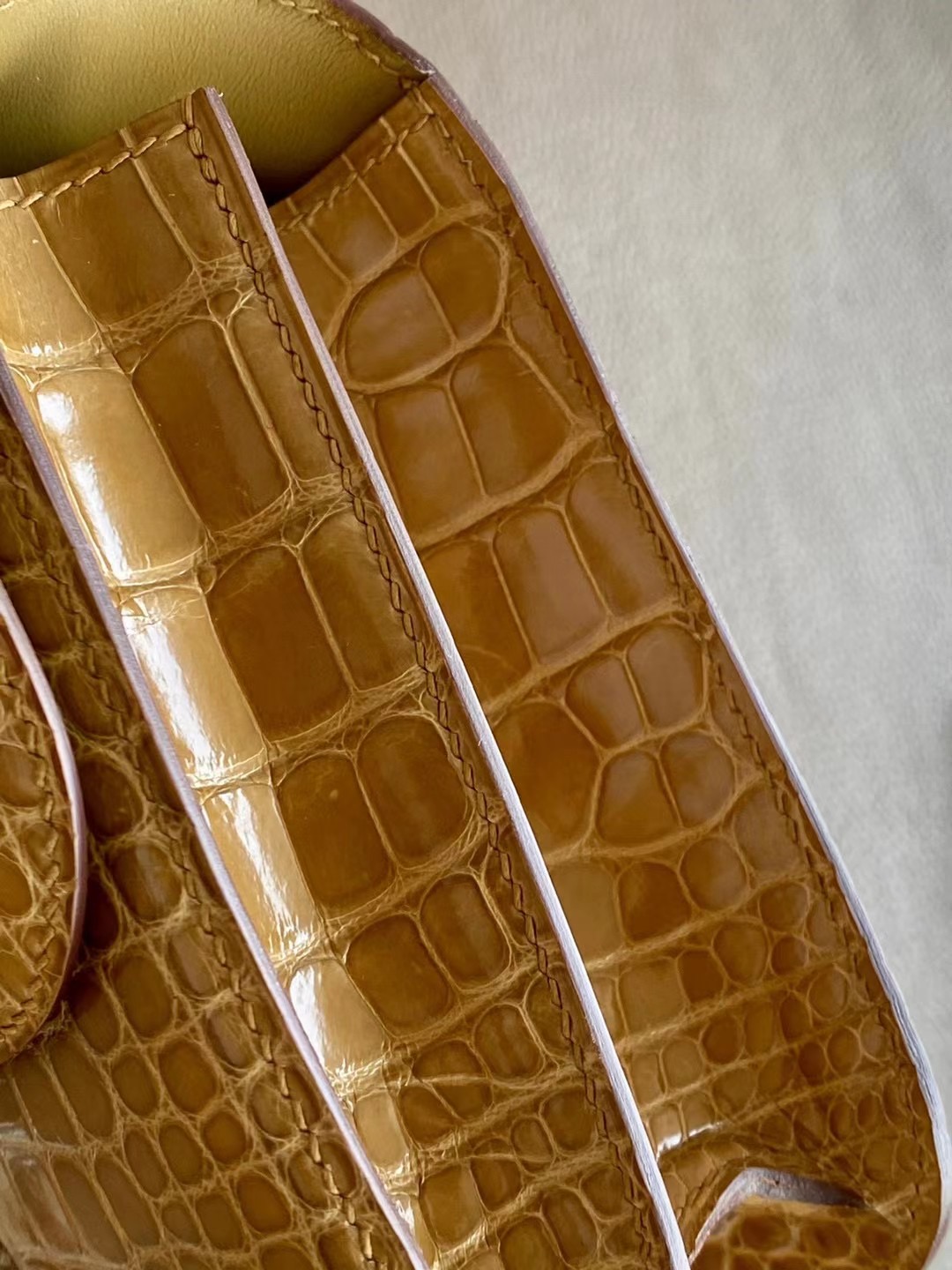 HM Constance 18 Shiny alligator crocodile 1i Beige 1i裸沙色/银扣