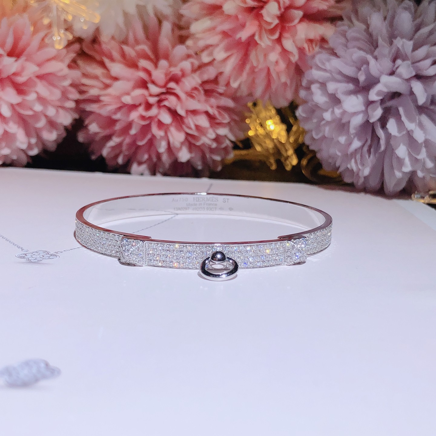 HM Bracelet White Gold Full Diamond H满钻手镯 18k金镶嵌天然钻石 喜欢的来订。