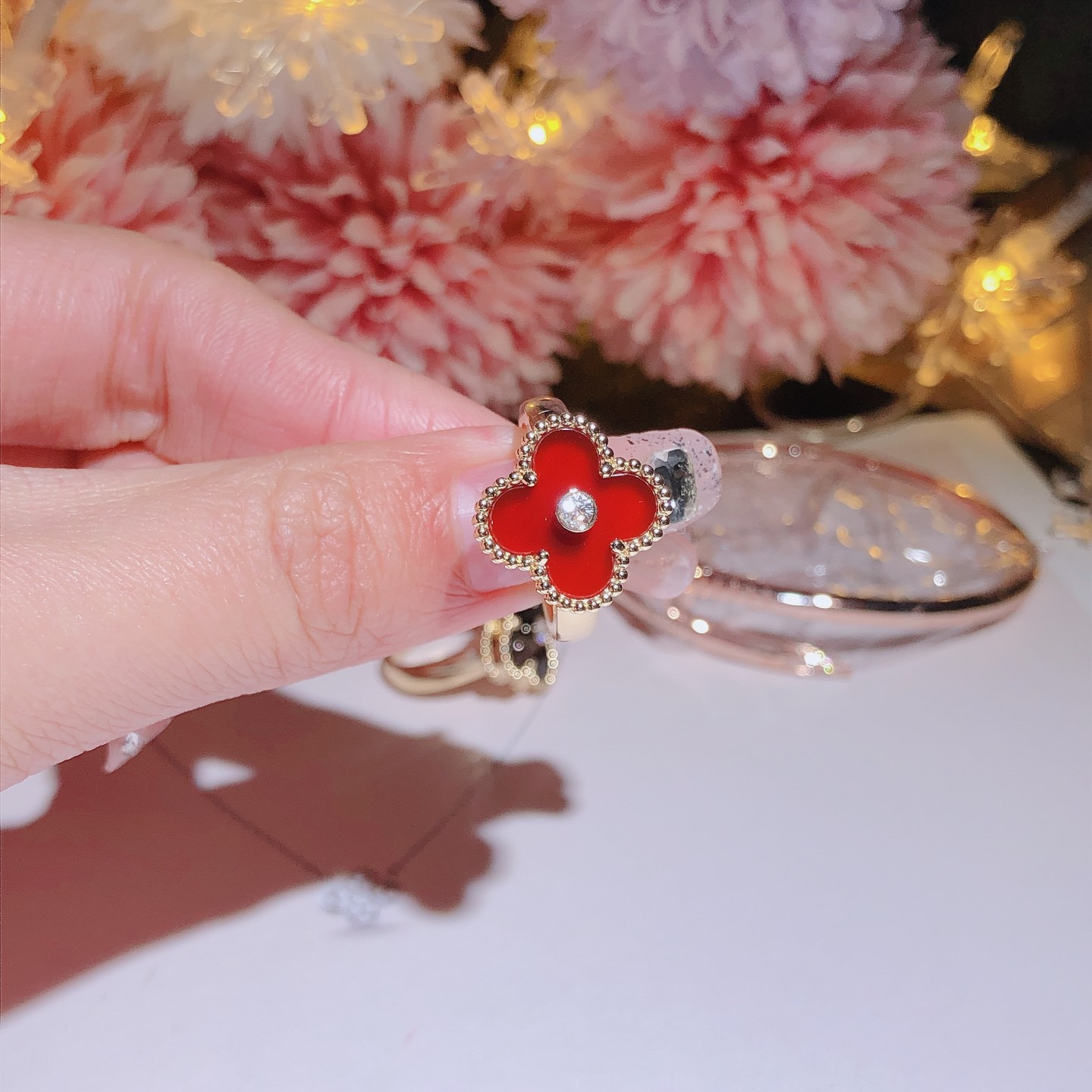 VCA Rings 18k Gold with Diamond 四叶草一钻戒指 18k金镶嵌天然宝石➕钻石 喜欢的来订。