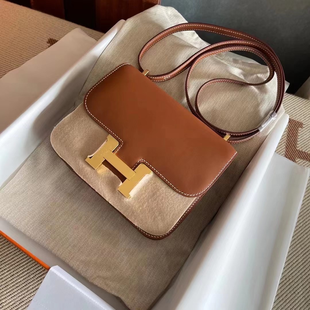 Constance 19 马鞍皮 saddle leather 37 gold