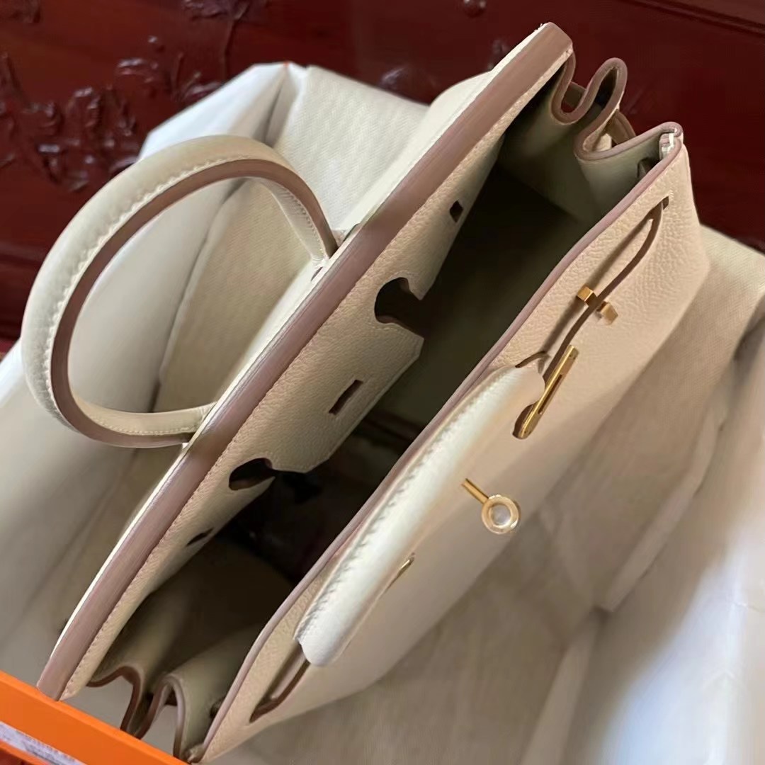 Saudi Arabia HM bk 25 奶昔白Carie togo金扣～ 仙气十足