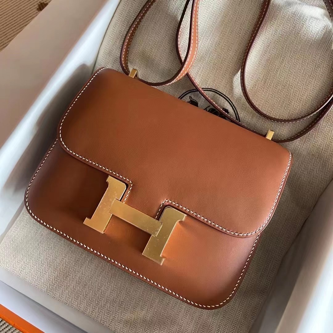 Constance 19 马鞍皮 saddle leather 37 gold