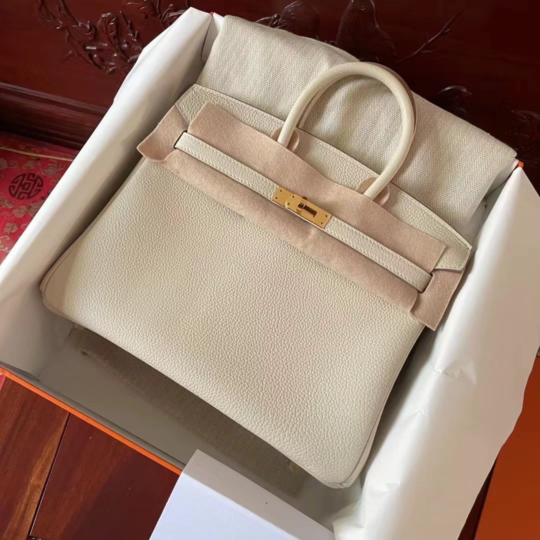 Saudi Arabia HM bk 25 奶昔白Carie togo金扣～ 仙气十足