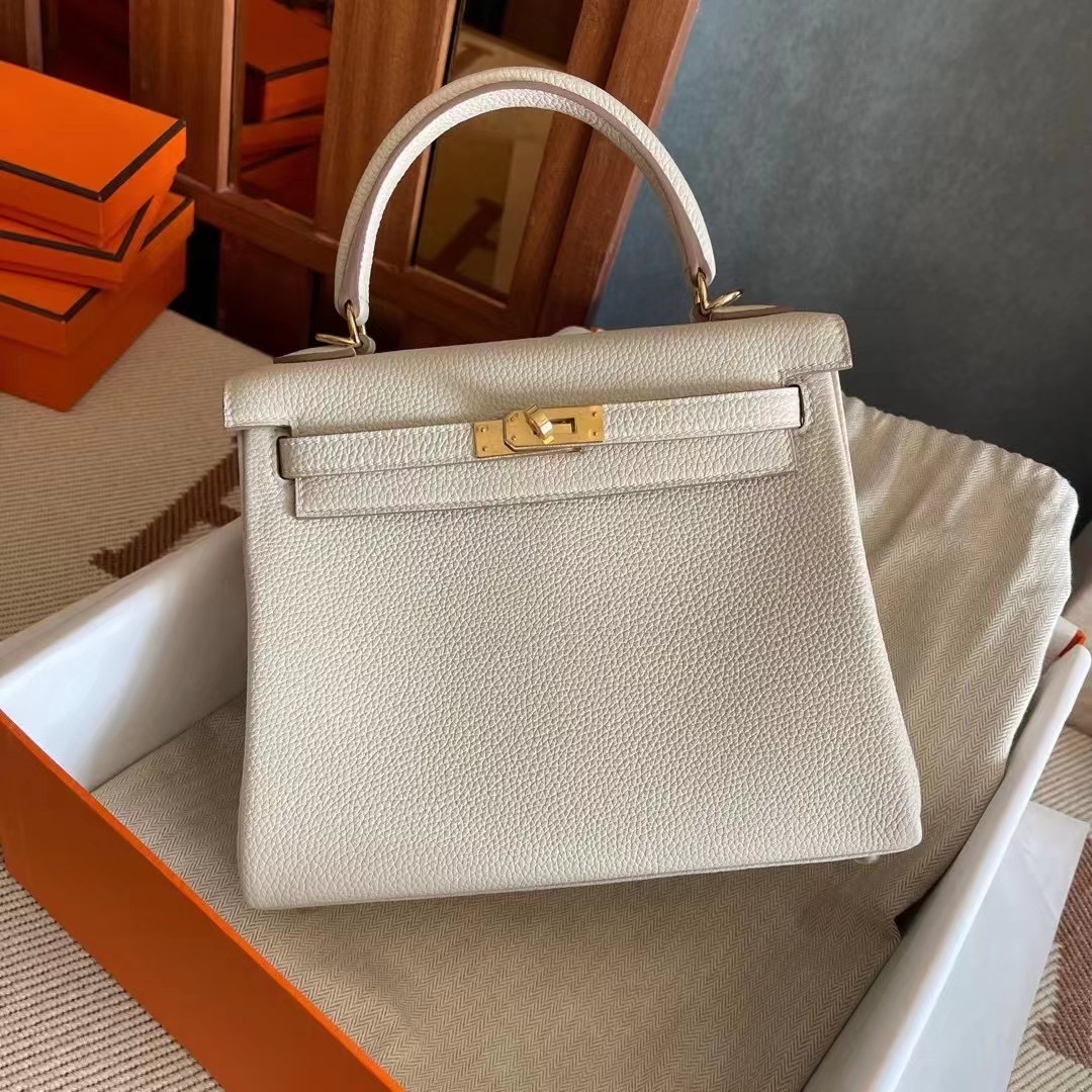 Qatar HM KL 25 evercolor 10 Craie 奶昔白内拼玫红 金