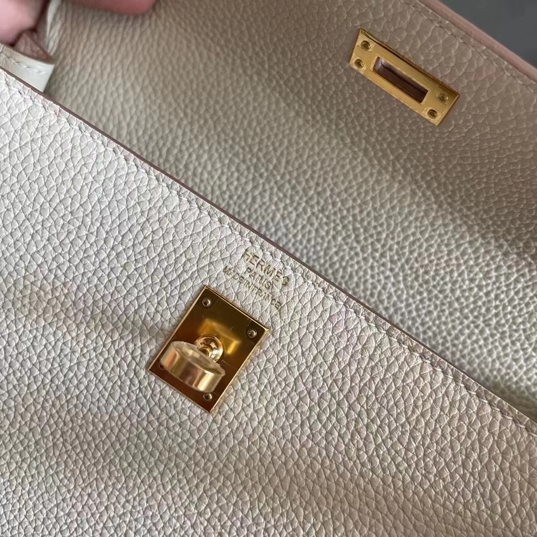 Qatar HM KL 25 evercolor 10 Craie 奶昔白内拼玫红 金