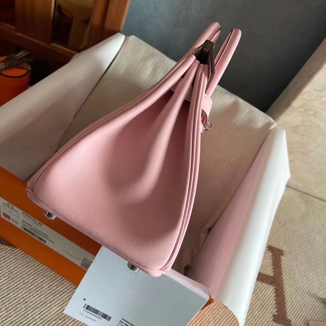 Tower Hamlets London UK Britain HM BK 25cm Swift 3Q Rose Sakura