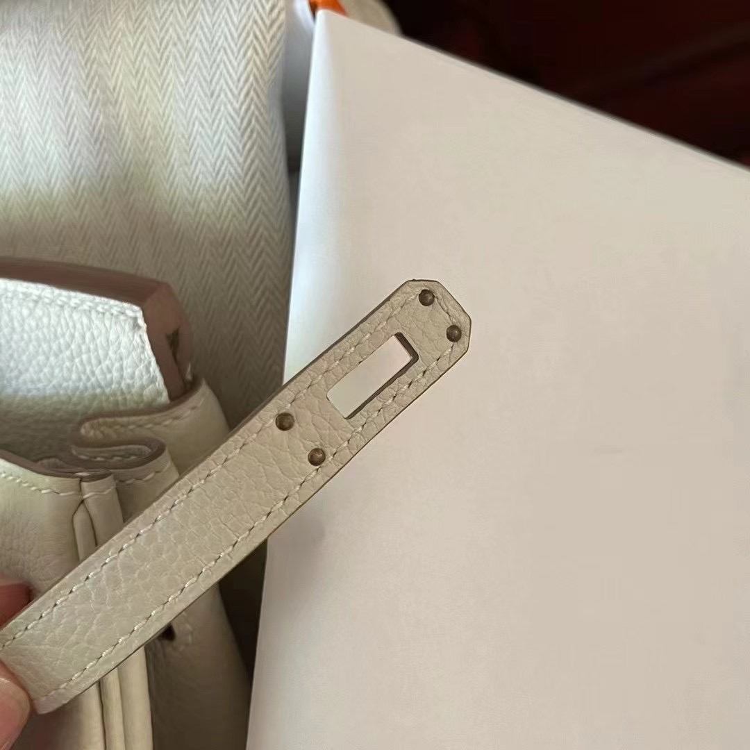 Saudi Arabia HM bk 25 奶昔白Carie togo金扣～ 仙气十足