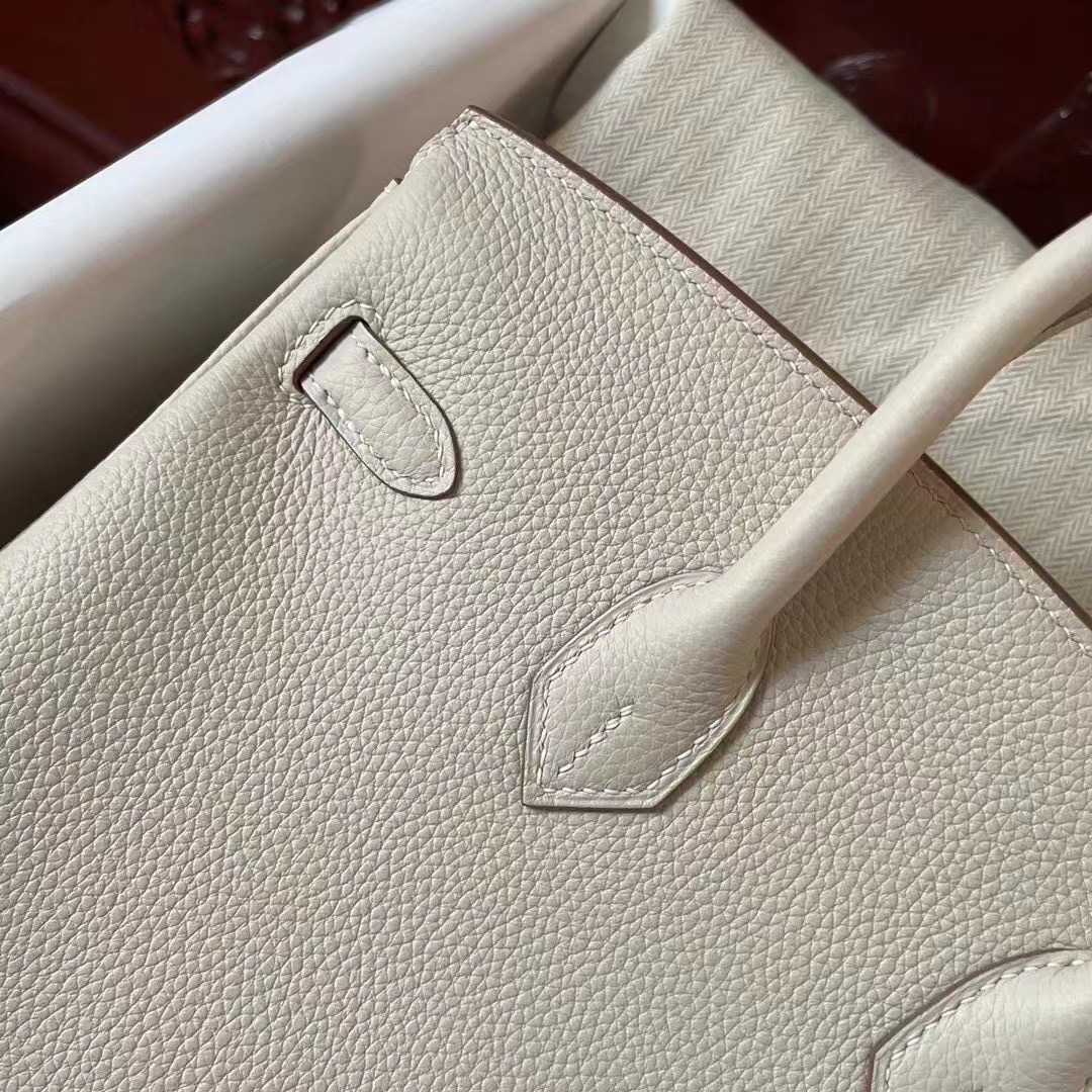 Saudi Arabia HM bk 25 奶昔白Carie togo金扣～ 仙气十足