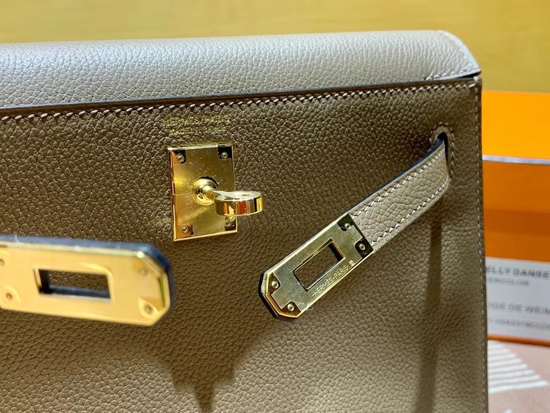 VIP一级品： kl danse 跳舞包 22cm  D0威马犬米色eve皮  银扣 100%与正品完全零区别，代购级的新款。