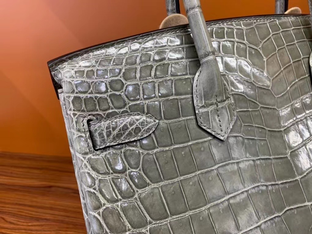 VIP一级品： BK 30cm 尼罗鳄Niloticus Crocodile CK81 Gris tourterelle斑鸠灰/金扣  手工缝制 臻品鉴赏