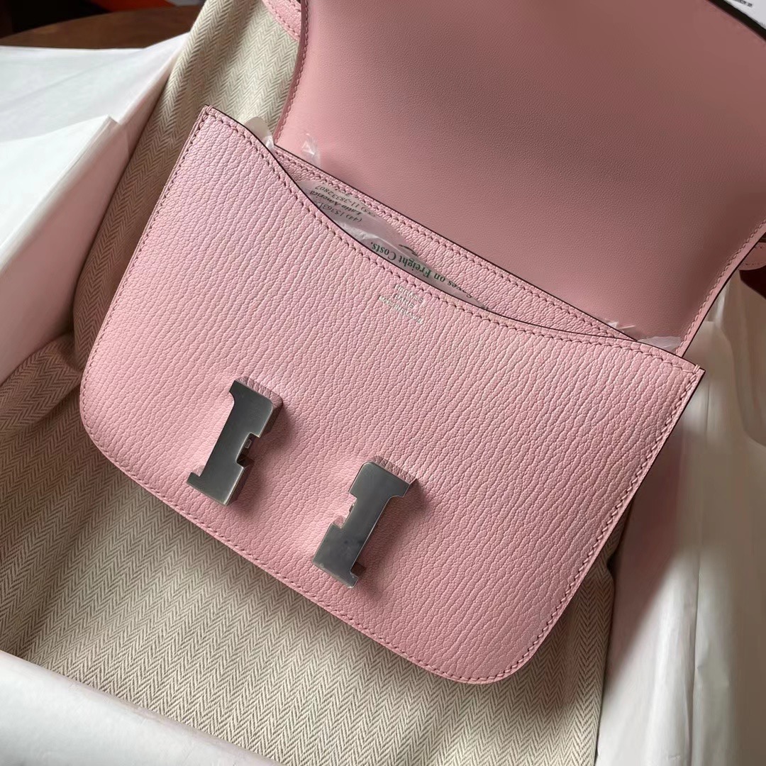 Constance mini 19cm chèvre 山羊皮 3Q rose sakura 樱花粉 银扣