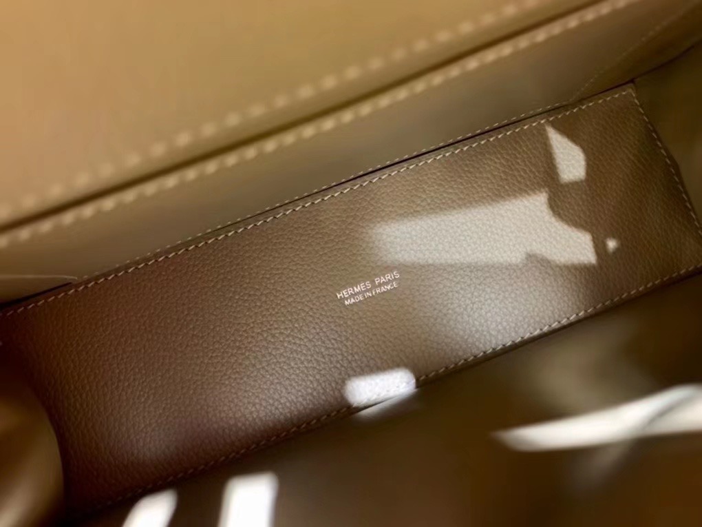 VIP一级品： kl danse 跳舞包 22cm  D0威马犬米色eve皮  银扣 100%与正品完全零区别，代购级的新款。