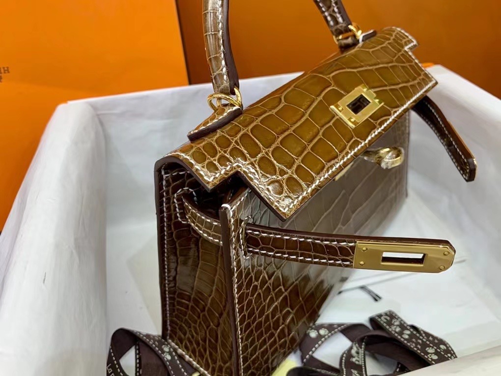 VIP一级品 Mini kl19cm 美洲鳄Alligator   CK17烟草色/金扣  手工缝制 臻品鉴赏