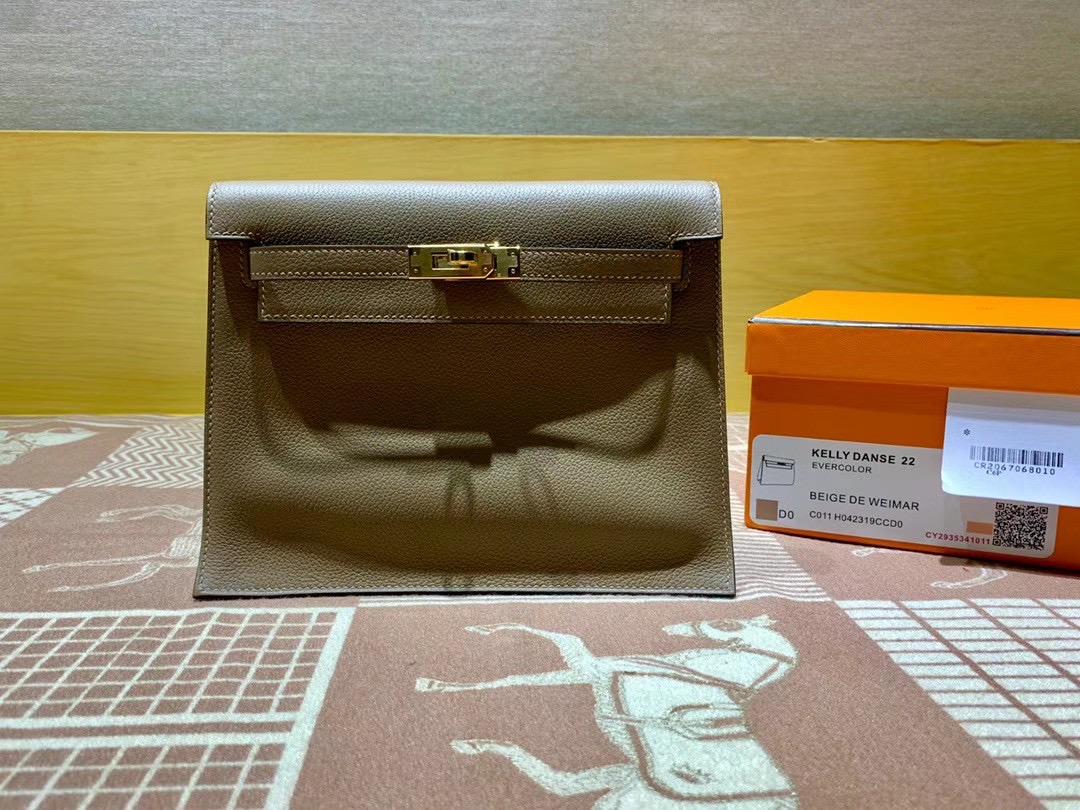 VIP一级品： kl danse 跳舞包 22cm  D0威马犬米色eve皮  银扣 100%与正品完全零区别，代购级的新款。