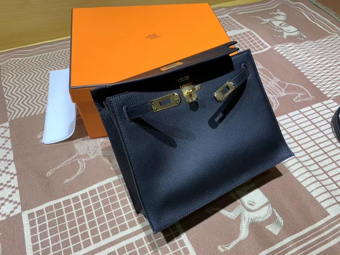 VIP一级品： kl danse 跳舞包 22cm  89黑色eve皮 金扣 100%与正品完全零区别，代购级的新款。