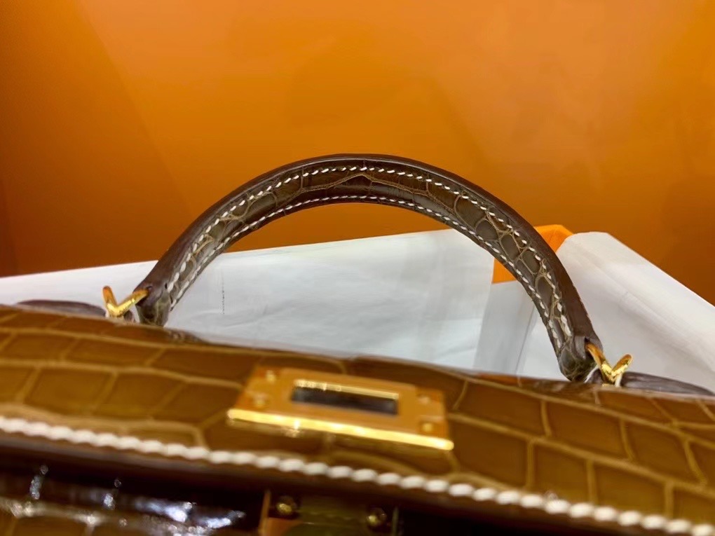 VIP一级品 Mini kl19cm 美洲鳄Alligator   CK17烟草色/金扣  手工缝制 臻品鉴赏