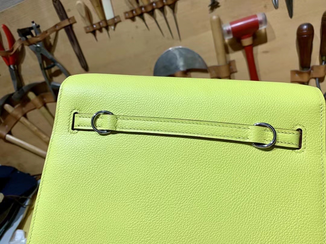 VIP一级品： kl danse 跳舞包 22cm 9R Lime 柠檬黄/银扣 eve皮  100%与正品完全零区别，代购级的新款。