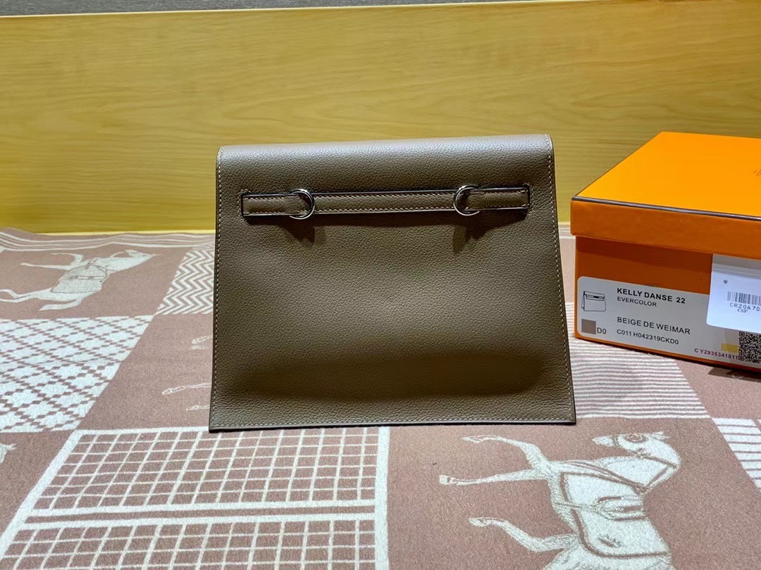 VIP一级品： kl danse 跳舞包 22cm  D0威马犬米色eve皮  银扣 100%与正品完全零区别，代购级的新款。