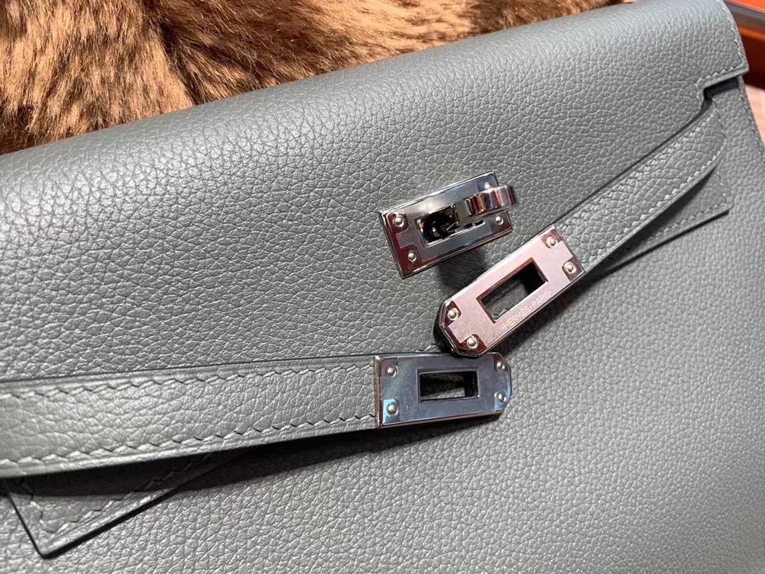 VIP一级品： kl danse 跳舞包 22cm  63杏仁绿 eve皮 银扣  100%与正品完全零区别，代购级的新款。