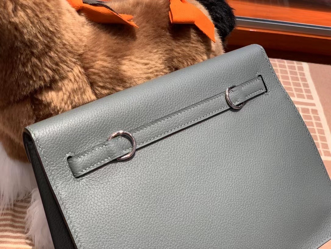VIP一级品： kl danse 跳舞包 22cm  63杏仁绿 eve皮 银扣  100%与正品完全零区别，代购级的新款。