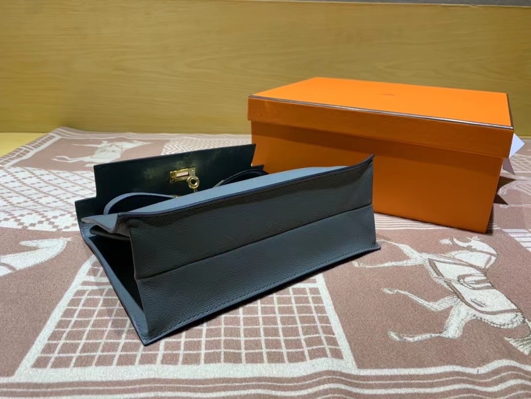 VIP一级品： kl danse 跳舞包 22cm  63杏仁绿 eve皮 金扣 100%与正品完全零区别，代购级的新款。