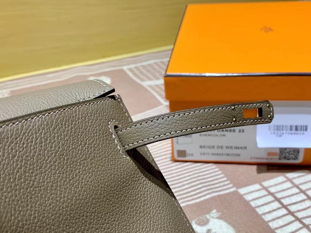 VIP一级品： kl danse 跳舞包 22cm  D0威马犬米色eve皮  银扣 100%与正品完全零区别，代购级的新款。