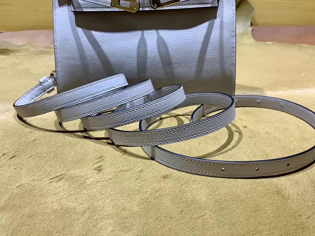 VIP一级品： kl danse 跳舞包 22cm Pearl grey 8O 珍珠灰/金扣 eve皮  100%与正品完全零区别，代购级的新款。