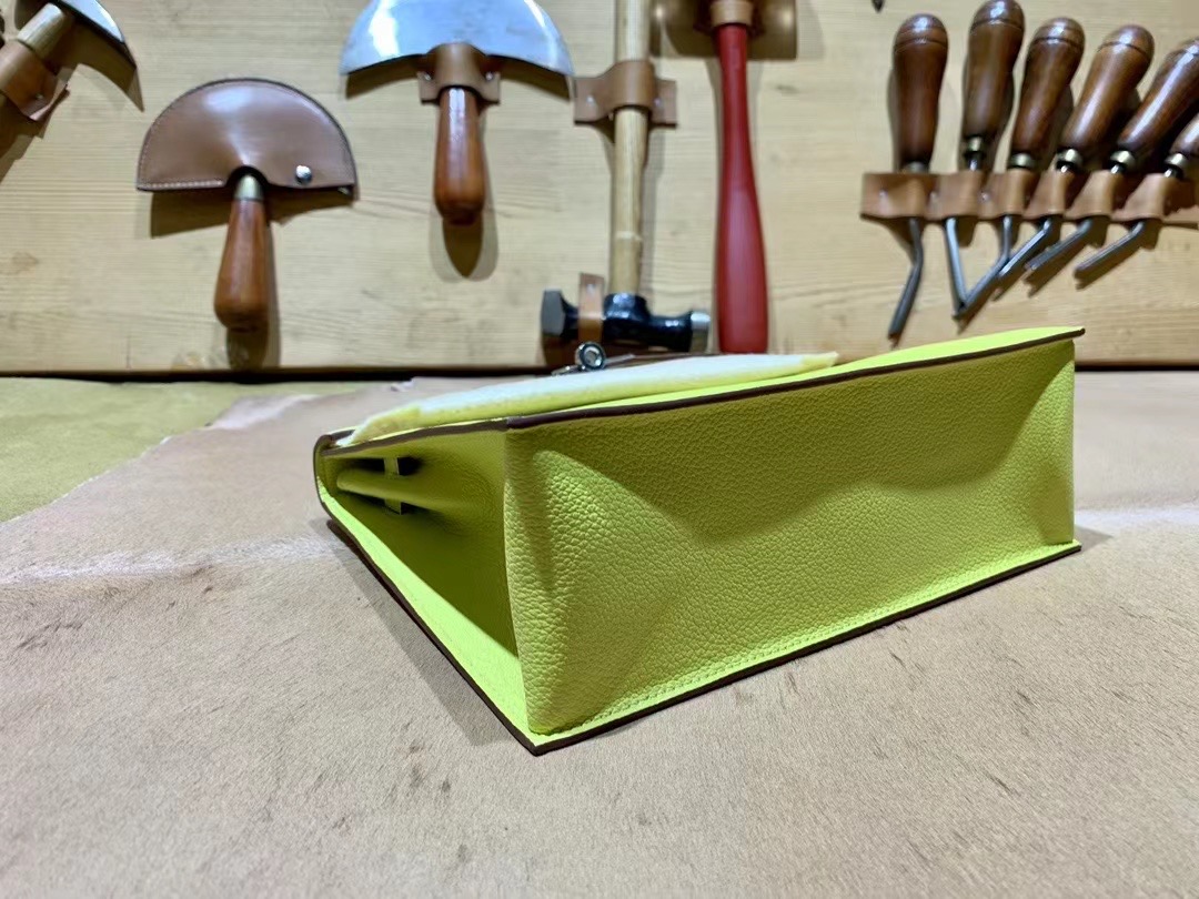 VIP一级品： kl danse 跳舞包 22cm 9R Lime 柠檬黄/银扣 eve皮  100%与正品完全零区别，代购级的新款。