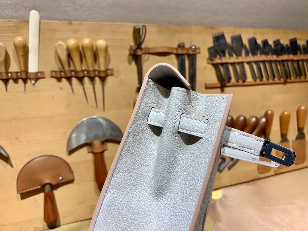 VIP一级品： kl danse 跳舞包 22cm Pearl grey 8O 珍珠灰/金扣 eve皮  100%与正品完全零区别，代购级的新款。
